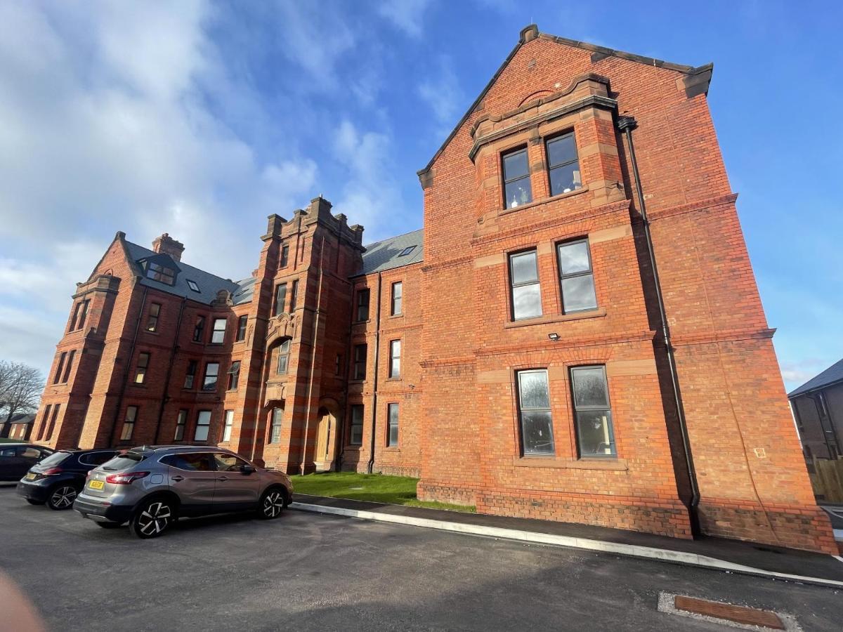 Gibson Manor Apartments Wallasey Exterior photo