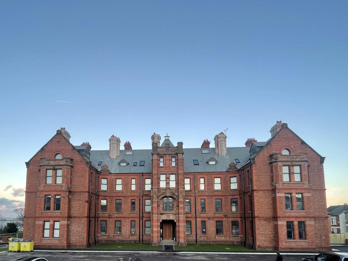 Gibson Manor Apartments Wallasey Exterior photo