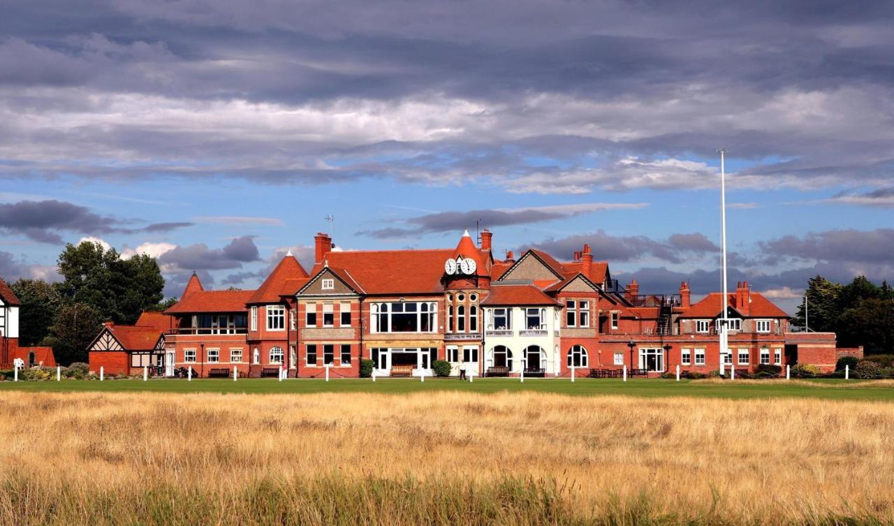 Gibson Manor Apartments Wallasey Exterior photo