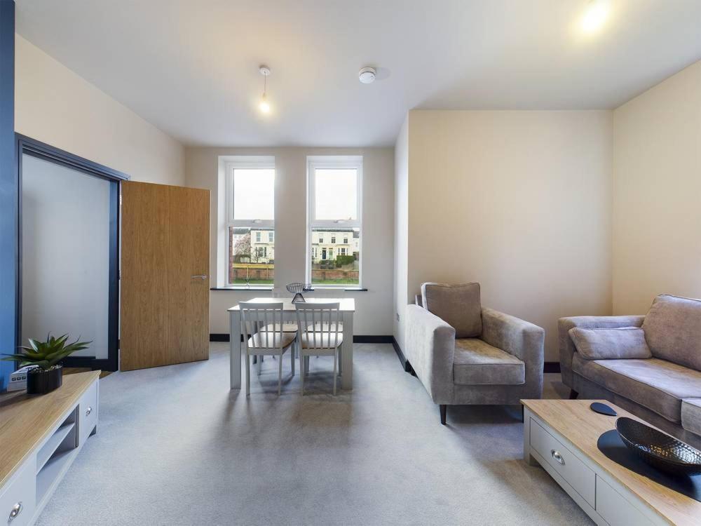 Gibson Manor Apartments Wallasey Exterior photo